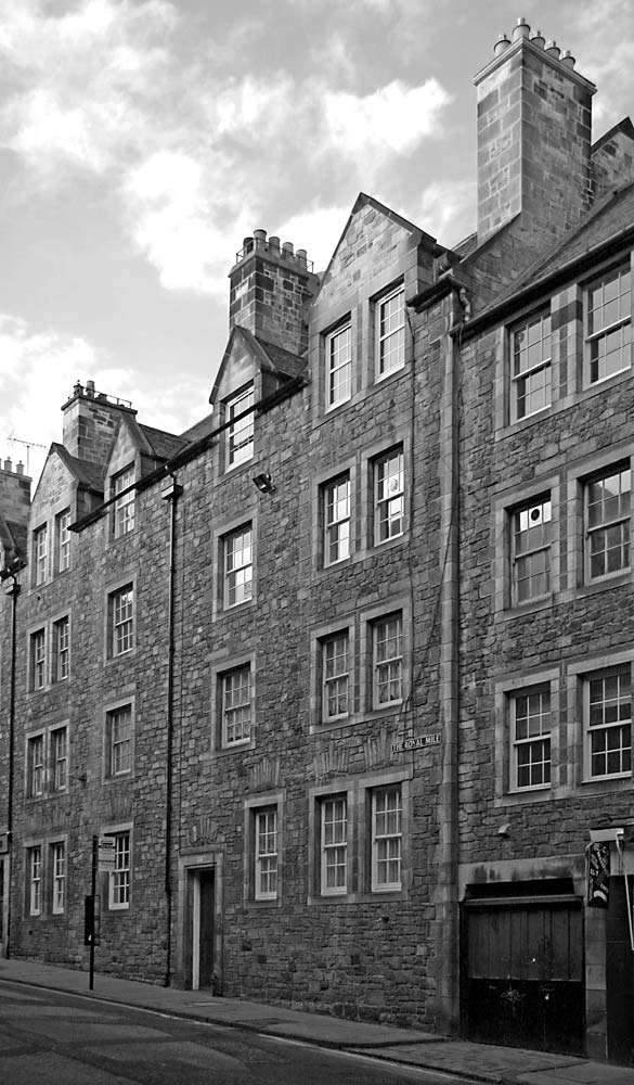 Looking to the west up Cannongate from a point below the junction with New Street