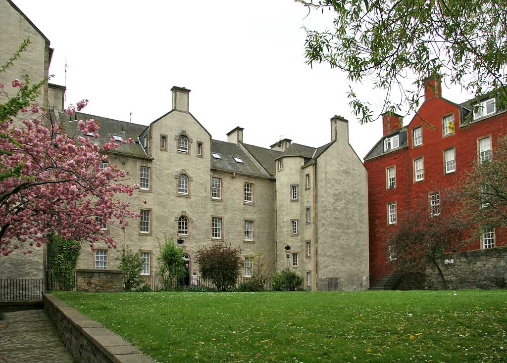  The south and west sides of Chessel s Court  -  photographed May 2006