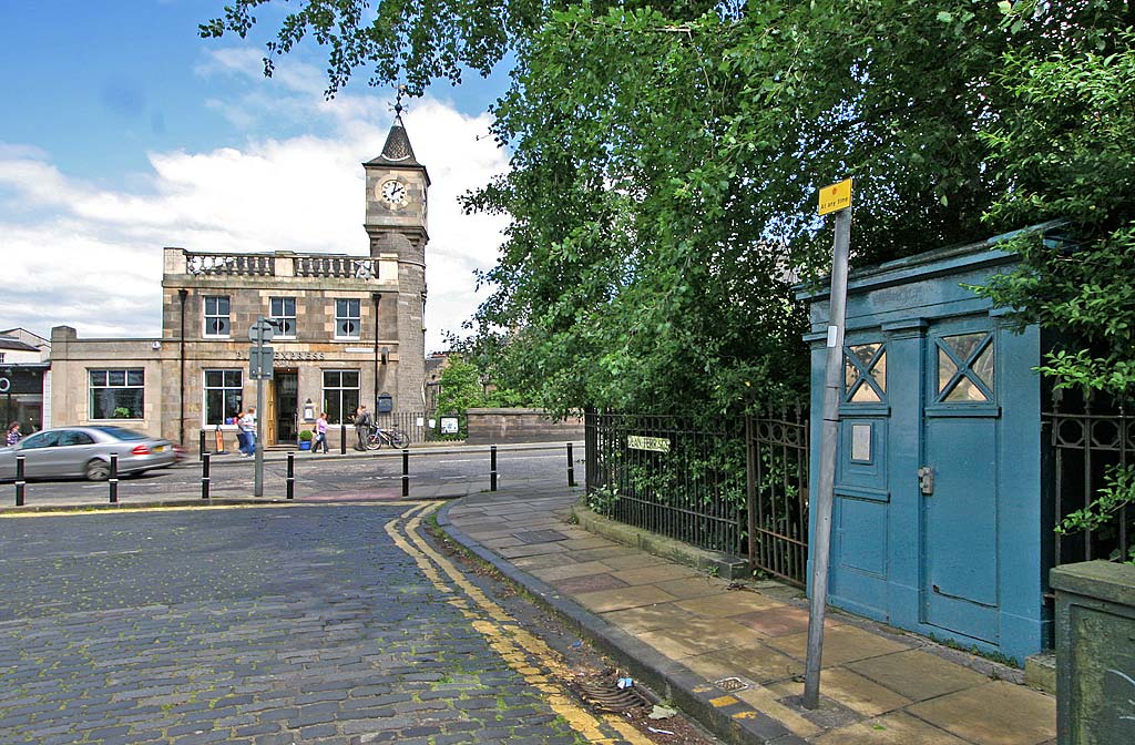 Police Box at Dean Terrace, Stockbridge  -  2008