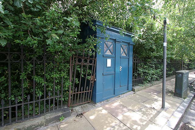 Police Box at Dean Terrace, Stockbridge  -  2008
