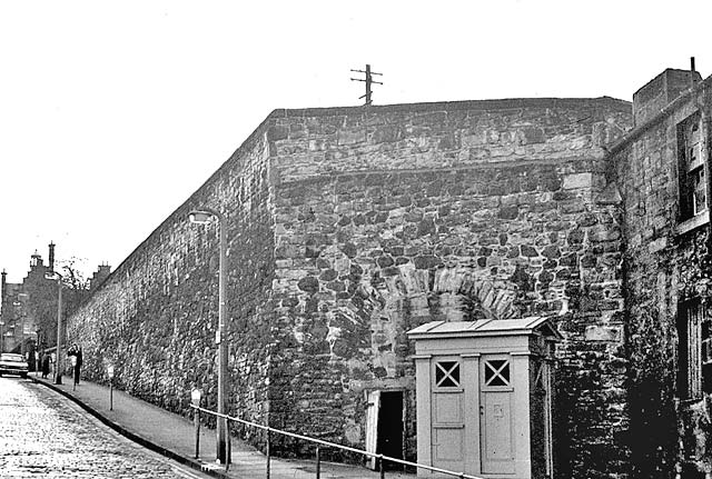 Police Box at the corner of Drummond Street and Pleasance