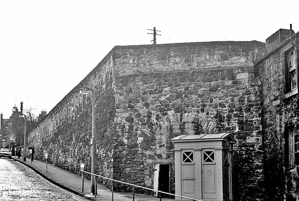 Police Box at the corner of Drummond Street and Pleasance