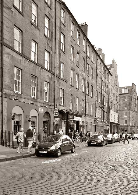 Looking along Drummond Street to the west, towards South Bridge and Nicolson Street