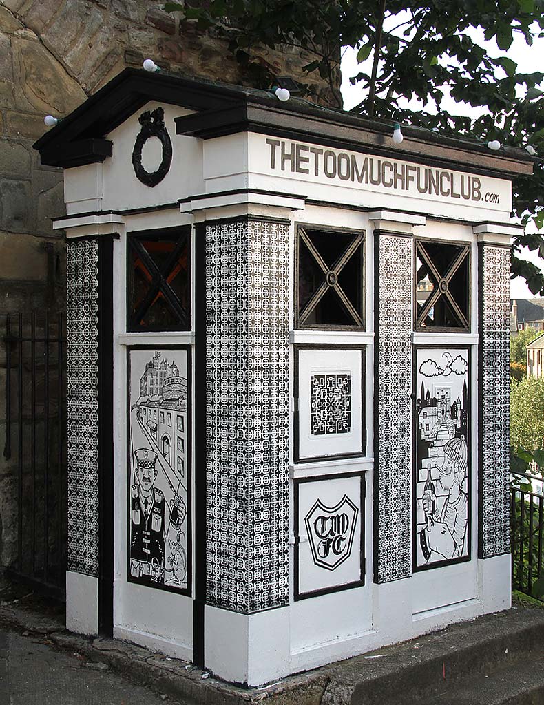 Police Box beneath the Floddon Wall at the corner of Drummond Street and Pleasance