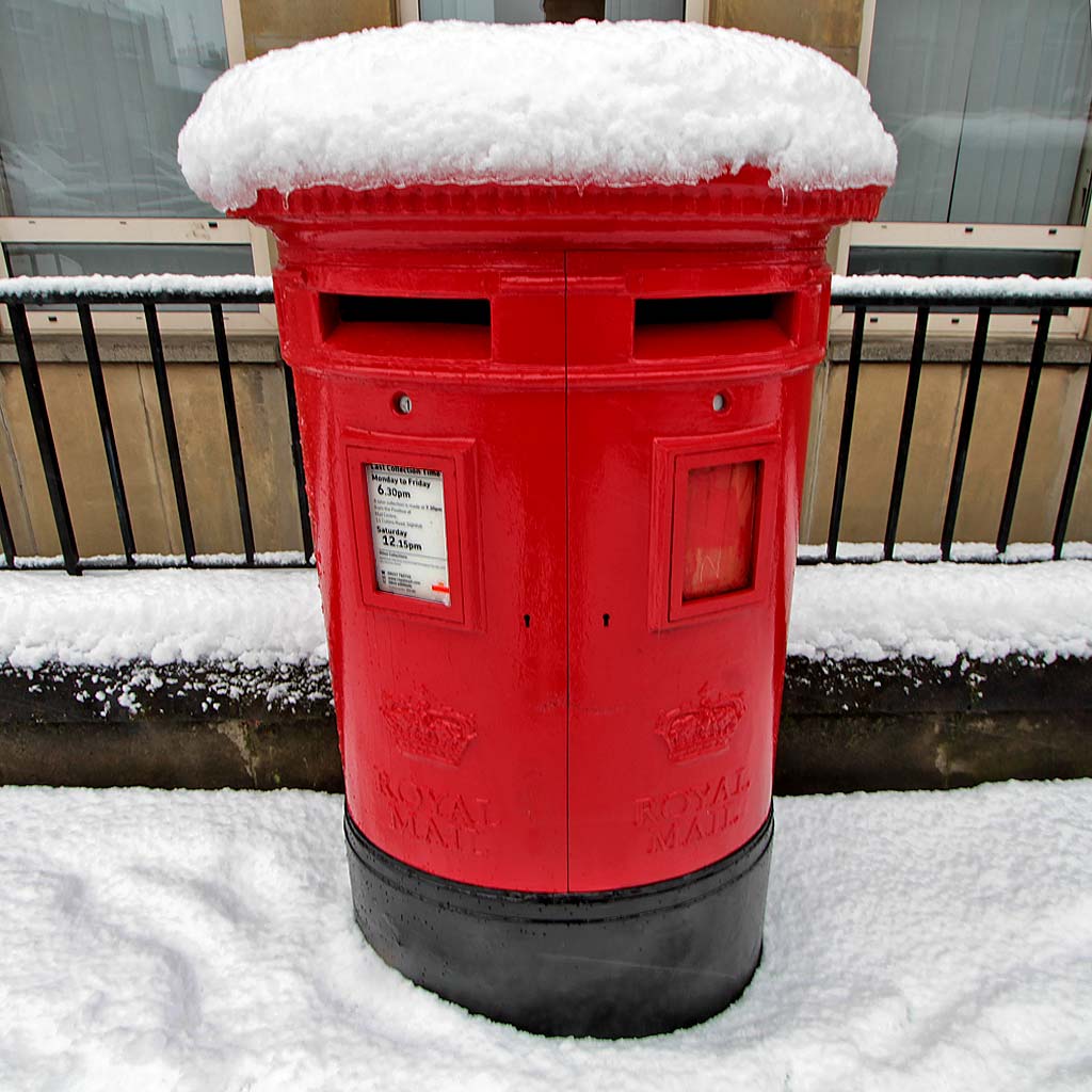 Drumsheugh Gardens  -  Pillar Box  -  November 2010