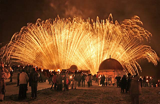 Torchlight Procession to mark the start of Edinburgh's New Year Celebrations  -  29 December 2005