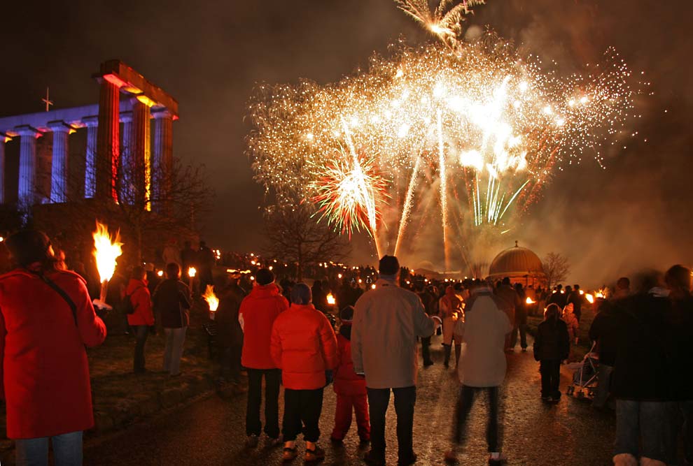 Torchlight Procession to mark the start of Edinburgh's New Year Celebrations  -  29 December 2005