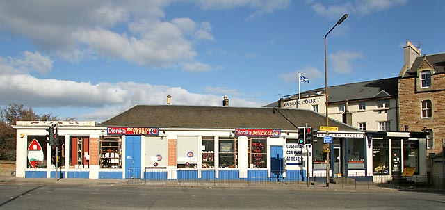 Cafe and shops at the Canonmills Bridge over the Water of Leith - Photograph taken 2006