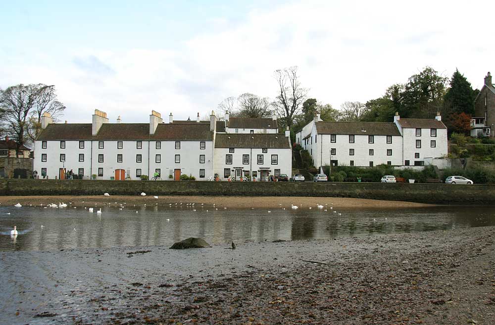 View, looking across the River Almond from the Dalmeny Estate to Cramond  -  November 2005