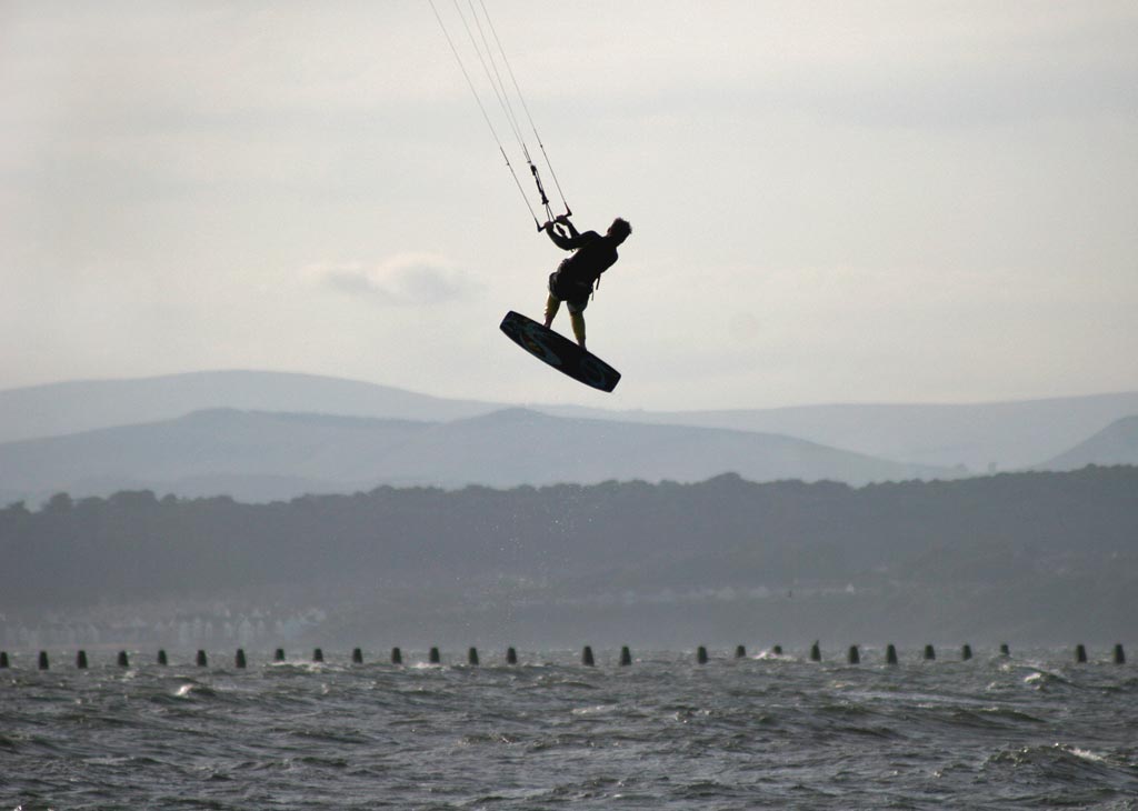 Kitesurfing between Cramond and Silverknowes - July 2009