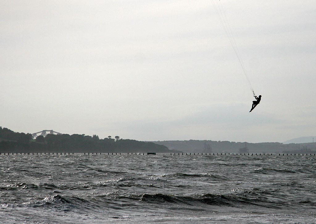 Kitesurfing between Cramond and Silverknowes - July 2009