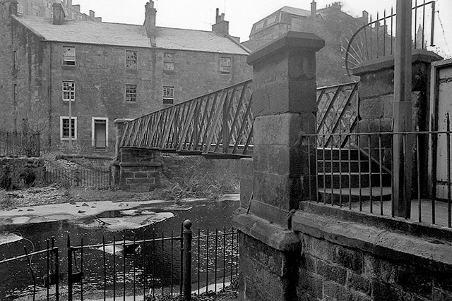 Footbridge over Water of Leith at Dean Village