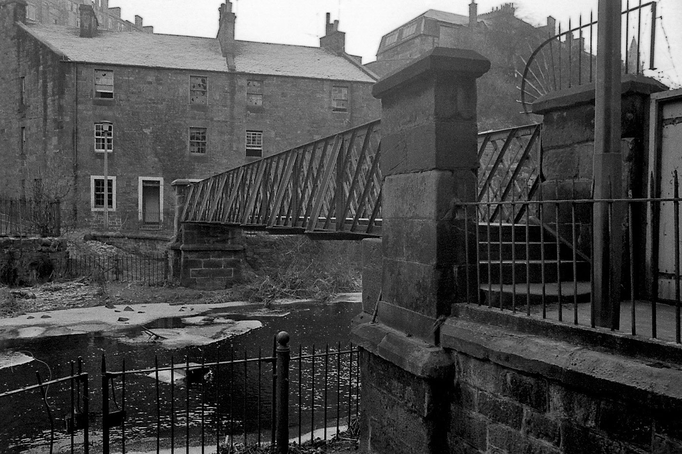 Footbridge over Water of Leith at Dean Village