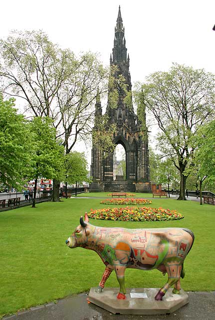 Edinburgh Cow Parade  -  2006  -  The Scott Monument