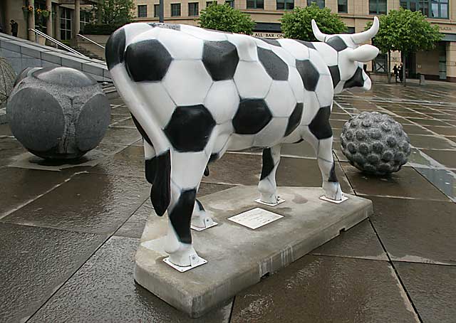 Edinburgh Cow Parade  -  2006  -  The Sheraton Hotel