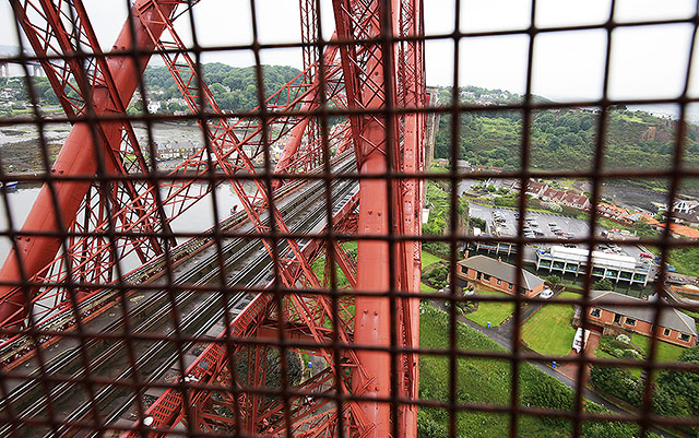 The Forth Bridge -  Lift  -  June 2014