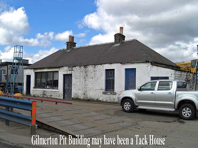 Gilmerton Coal Pit and the route home to Gilmerton