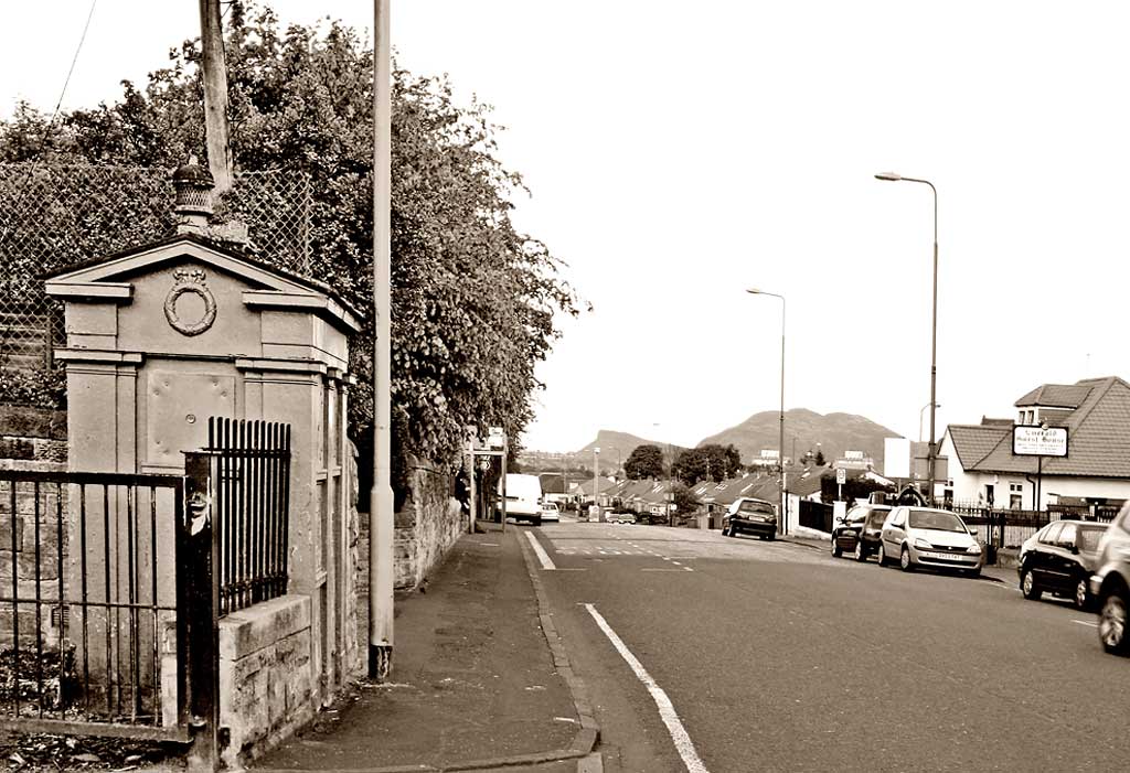 Gilmerton Road  -   Police Box near the corner of Newtoft Street