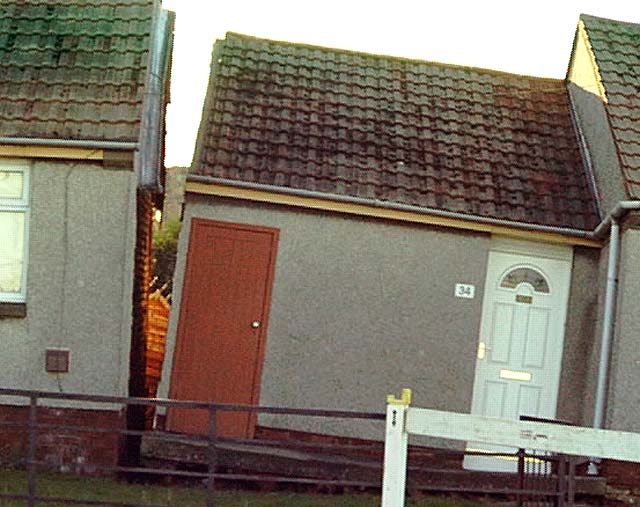 Gilmerton house hit by subsidence  -  November / December 2000