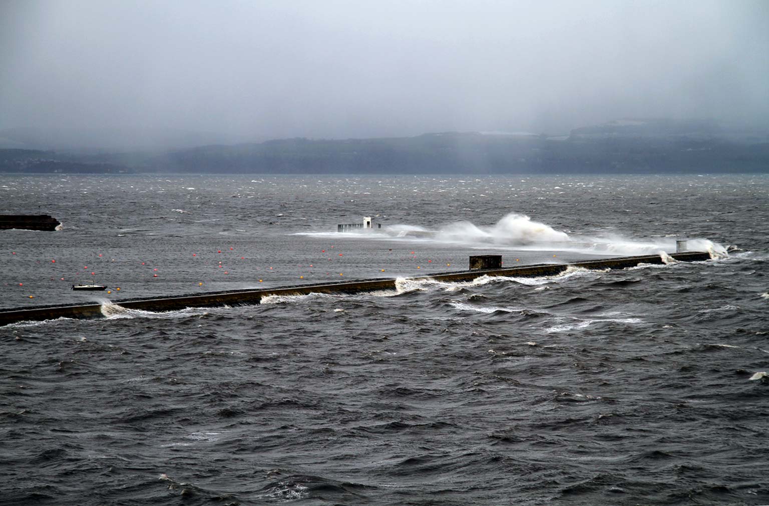 Grnton Eastern Breakwater, Waves and the Fife Coast