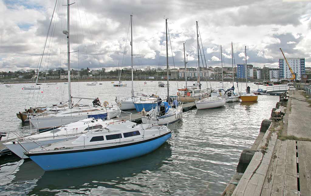 Granton Middle Pier  -  The day that yachts were lifted into the water  -  5 April 2008