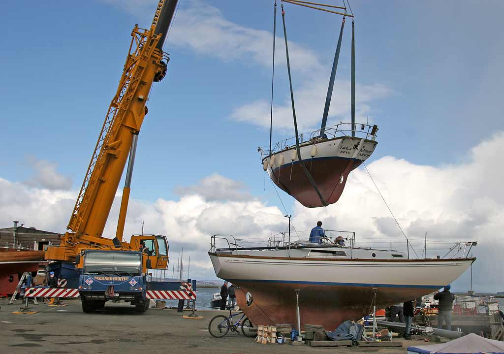 Granton Middle Pier  -  The day that yachts were lifted into the water  -  5 April 2008