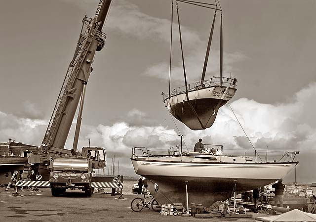 Granton Middle Pier  -  The day that yachts were lifted into the water  -  5 April 2008