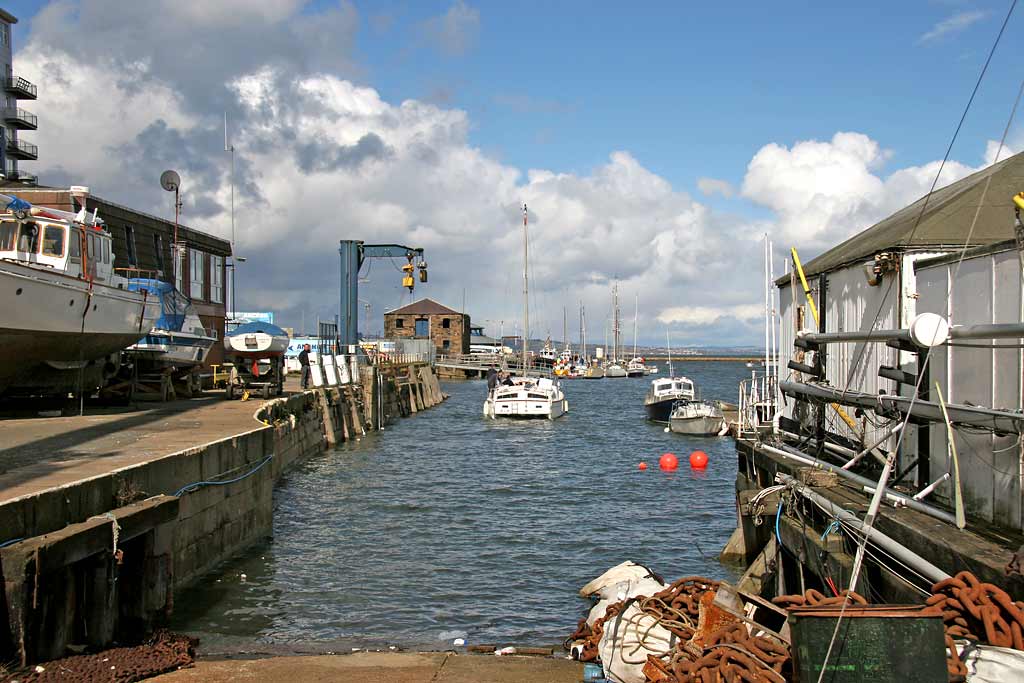 Granton Middle Pier  -  The day that yachts were lifted into the water  -  5 April 2008