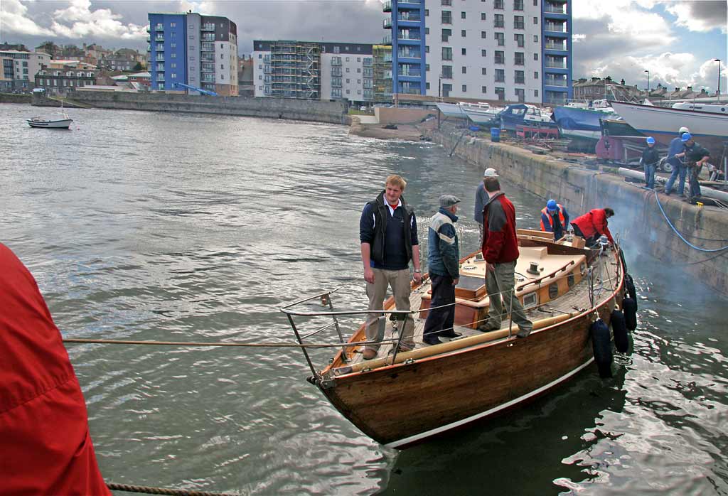 Granton Middle Pier  -  The day that yachts were lifted into the water  -  5 April 2008