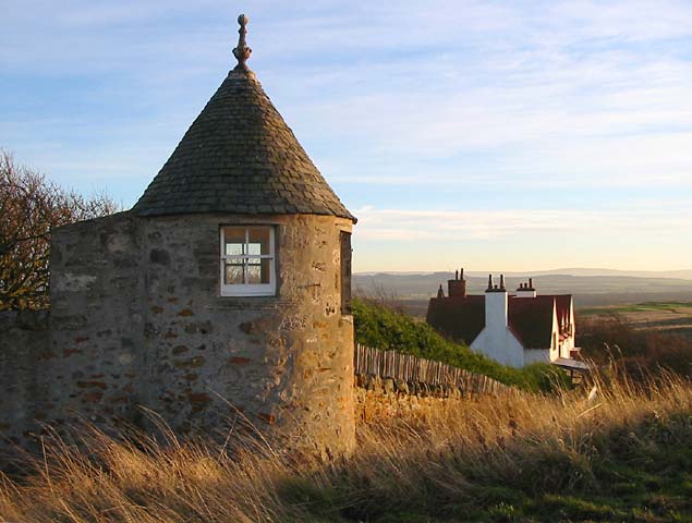 Digital image of the shelter on Gullane Hill. This appears not to be the same building as in the photograph above taken from the early glass negative.
