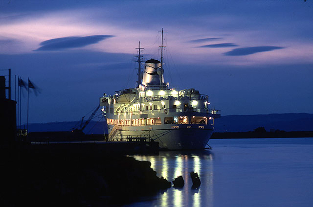 Leith Docks  -  The liner, 'Illiria''