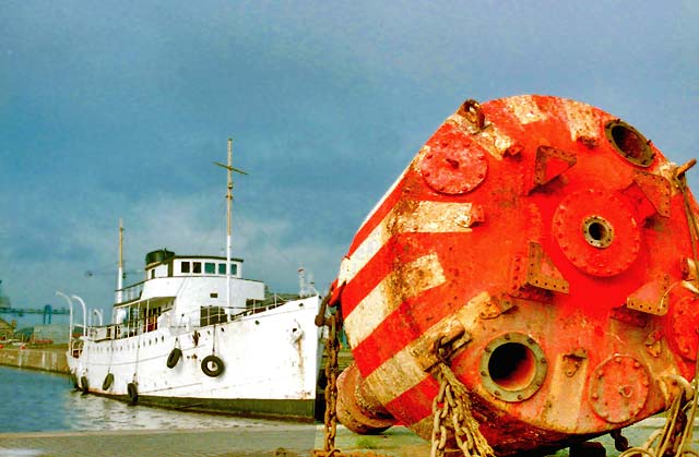 Ocean Mist, when she first arrived at Leith Docks, probably in the early 1980s