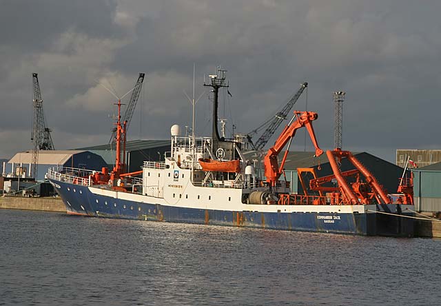 Kommandor Jack at Prince of Wales Dock, Leith  -  November 2005