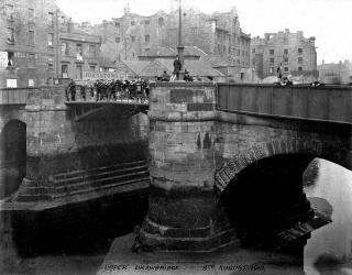 Upper Drawbridge over the Water of Leith at Sandport Place, Leith  -  1910