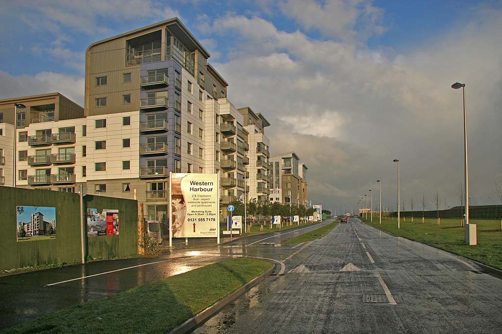 New apartments beside the West Breakwater at Leith Western Harbour  -  January 2008