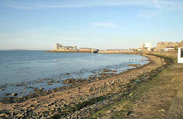 View of Leith Western Harbour from Trinity Crescent  -  zoom-out