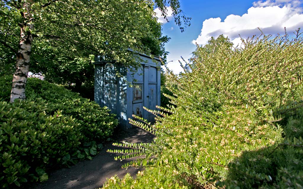 Police Box  beside Glasgow Road, west of Maybury Junction