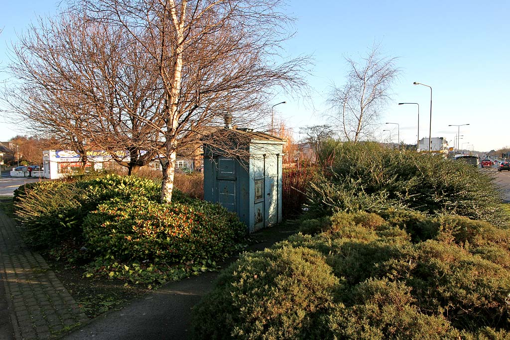 Police Box  beside Glasgow Road, west of Maybury Junction