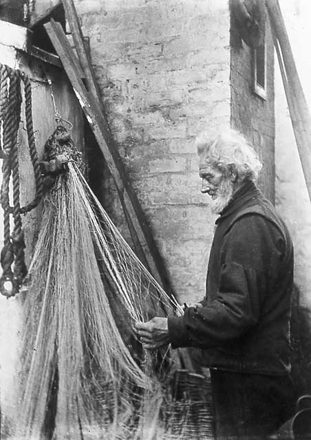 Newhaven  -   Mending Nets