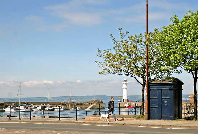 Police Box at Newhaven Harbour  -  May 2008