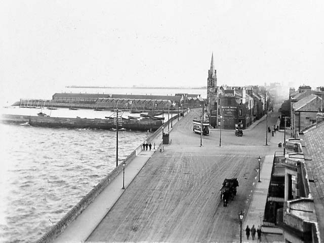 Newhaven Streets  -  Starbank Road  -  Looking from the west towards Newhaven