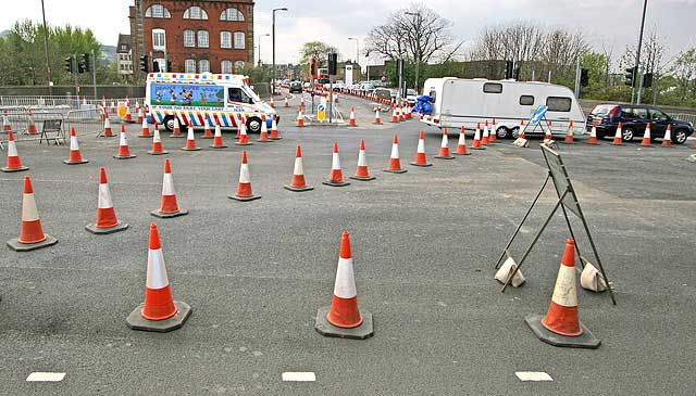 Looking acrosss the roadworks on the site of the former roundabout at Portobello  -  April 2009