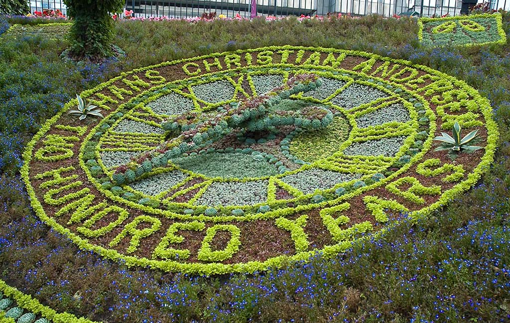 Floral Clock  in Princes Street Gardens  -  July 2007