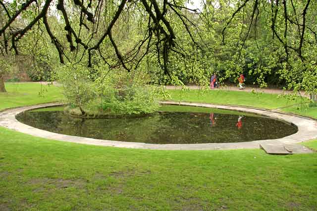 Queen Street Gardens  -  East District  -  on 'Edinburgh Parks and Gardens Open Day'  -  May 6, 2006