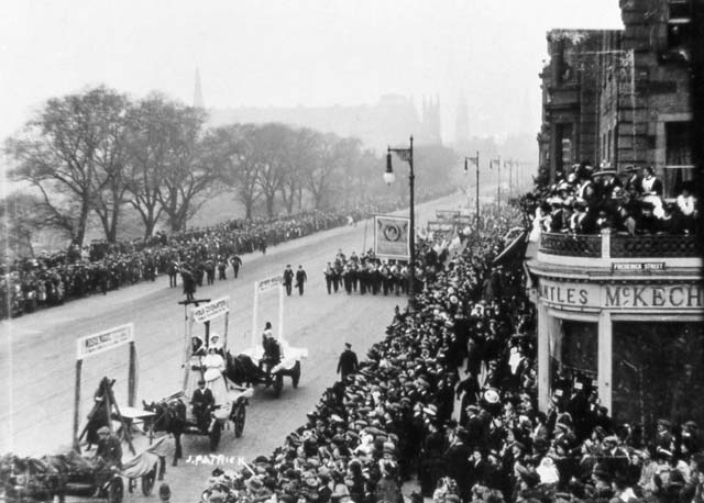 Edinburgh Social History Photographs  -  Suffragettes' March along Princes Street on 9 October 1909  -  Photo 2.