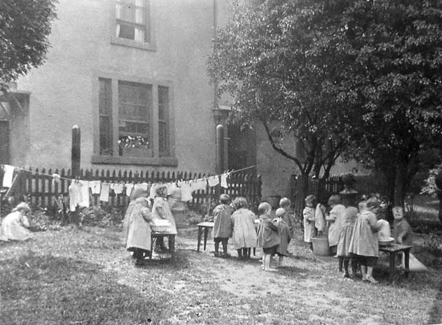 Old Photos  -  Social History  -  Nursery School Children in Edinburgh
