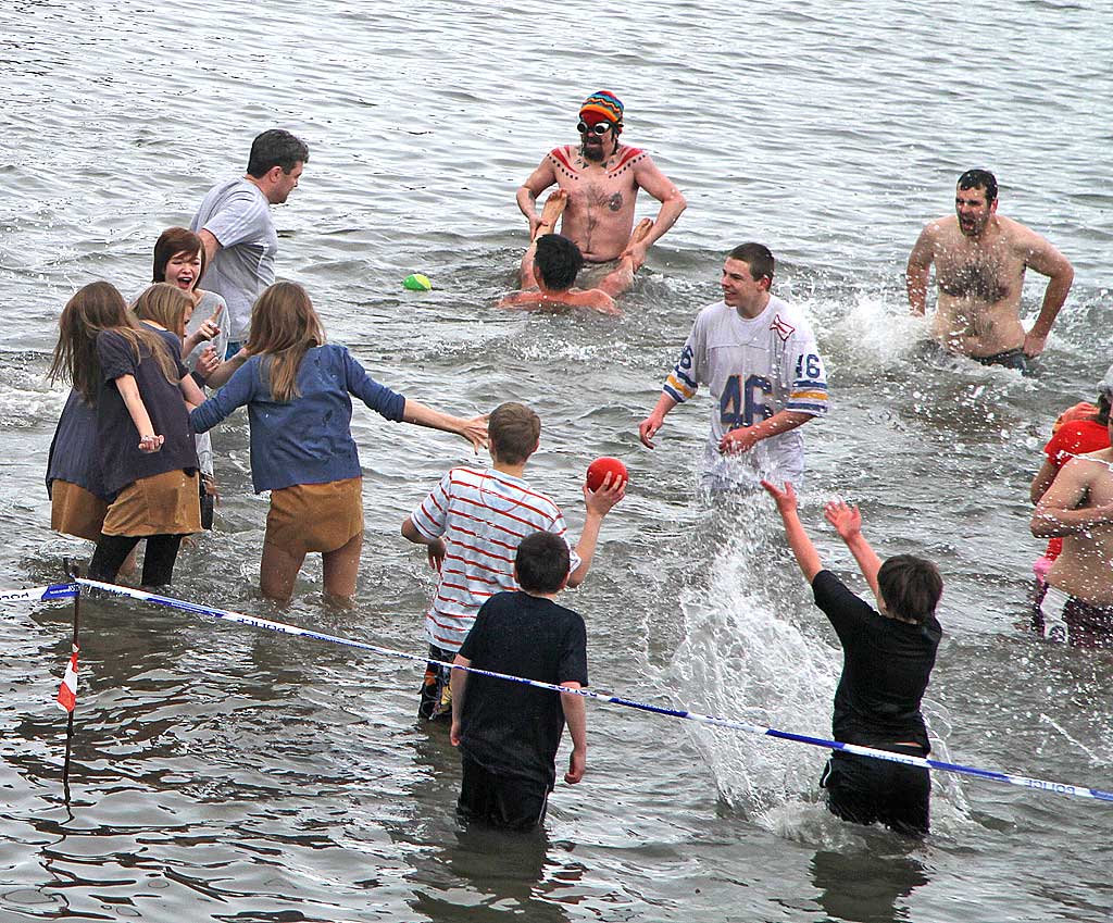 The Loony Dook  -  A dip in the Firth of  Forth at South Queensferry on New Year's Day, 2010