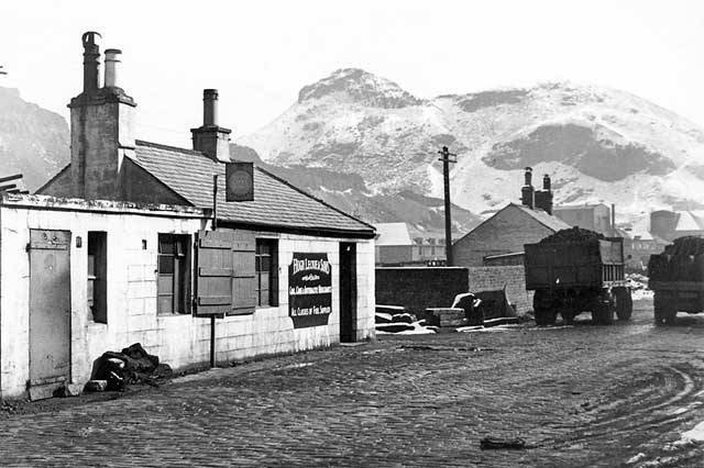 Leckie's Coal Yard, St Loenard's, Edinburgh