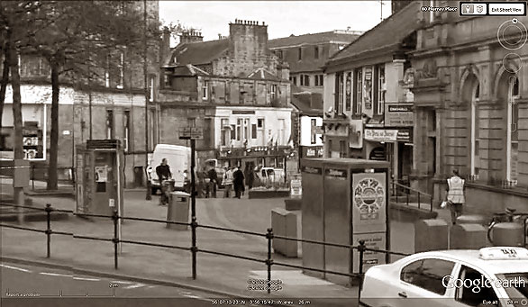 Where was this photo taken?  -  Answer:  Outside the Post Office at Murray Place, Stirling