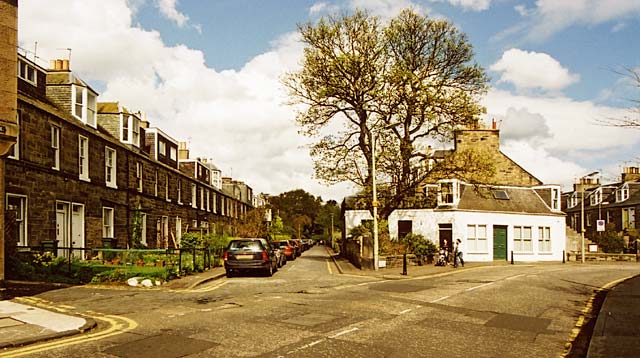 Reid Terrace, Stockbridge, Edinburgh  -  part of Stockbridge Colonies  -  Photograph, 2004